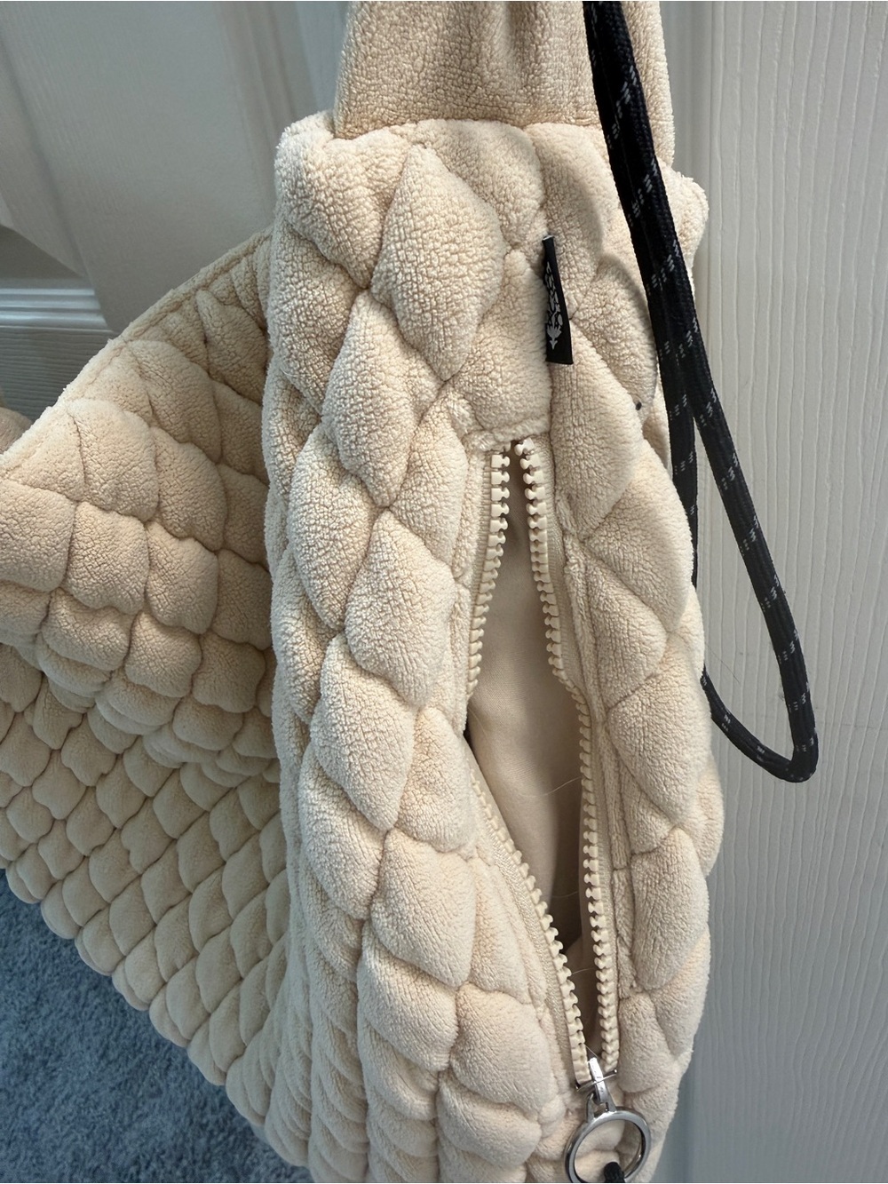 Free People FP Movement Pucker Up Fleece Carryall Bag Home Plate Ivory Neutral - Picture 10 of 11